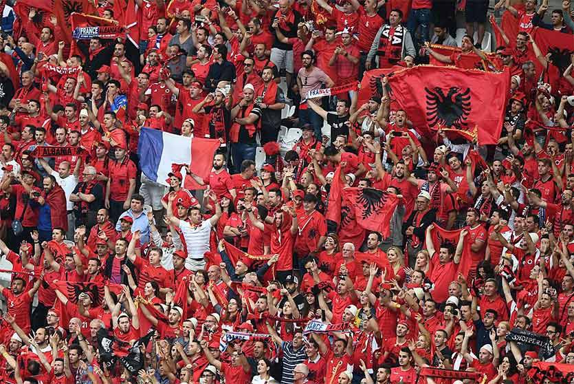Kumpulan Bukti Kecintaan Pendukung Sepak Bola Kepada Timnas Selama EURO 2016